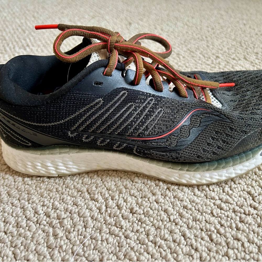 NWOB!! Saucony X Jack Rabbit Freedom 3 running shoes, men’s size 8, black/red